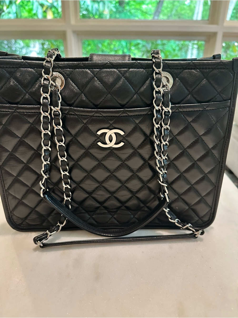 CHANEL Black Quilted Leather Chain Shoulder Bag